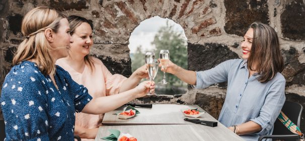 Kutsu kaveri kylään